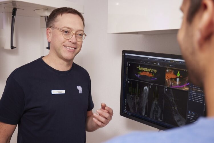 Zahnarztpraxis Dr. Röder in Wetzlar - DVT-Röntgen in der Implantologie – Mehr Präzision und Sicherheit