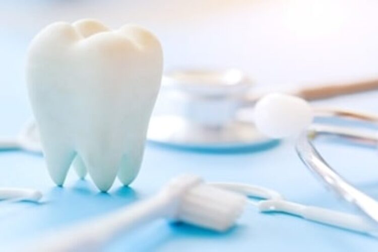 Zahnpflege mit Zahnschmuck - Zahnarzt Wetzlar